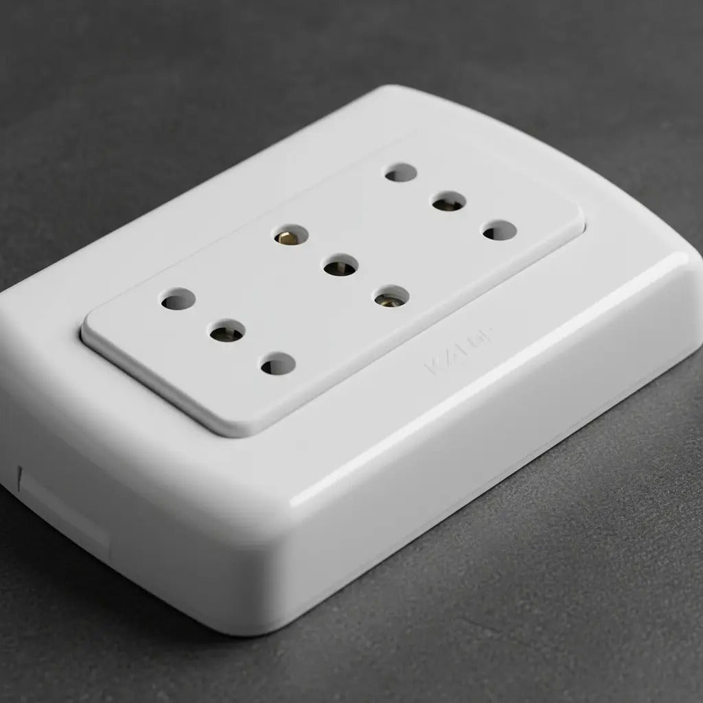 Enchufe Triple Sobrepuesto Kalop Blanco Con 3 Tomas Para Interiores