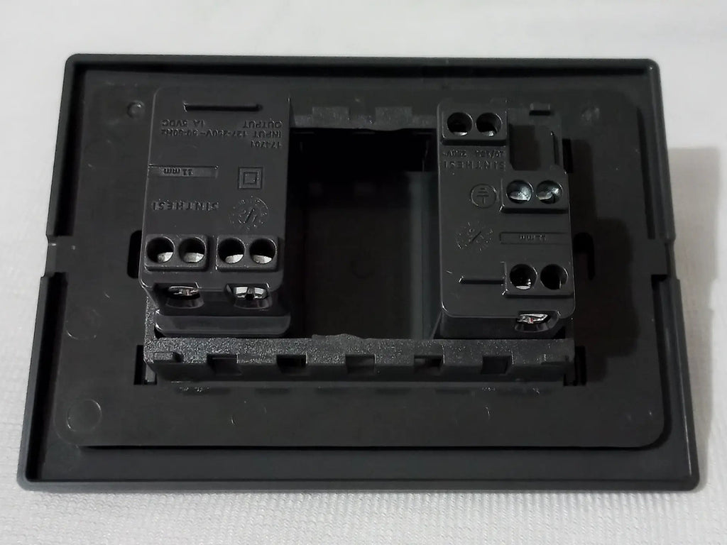 Toma Corriente 10a + Toma Usb Noir S22 Sinthesi