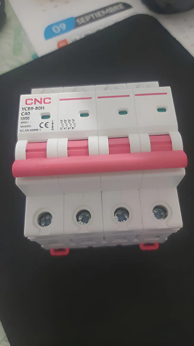 Interruptor Automático Tetrapolar 4x40a 10k Cnc Riel Din Sec