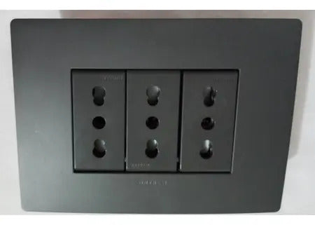 Enchufe Triple Embutido 10/16a Noir O Blanco Sinthesi.